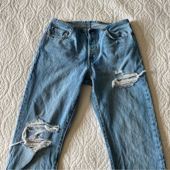 Levi's Blue Straight Leg Jeans with Modern Style - Picture 5 of 7